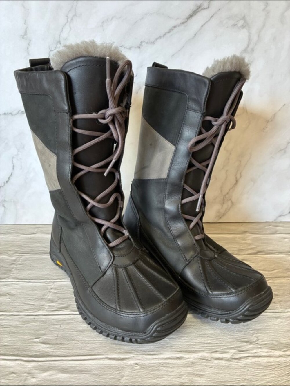 UGG Women's Mixon Waterproof Lined Snow Boots -Black/Grey Leather Size 6.5